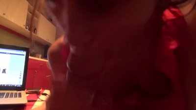 Nwa akwụkwọ na-aṅụ dick nwanne ya nwoke mgbe ọ nweghị onye nọ n'ụlọ